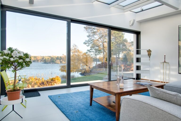 kunststof ramen op maat in moderne woning Nederland